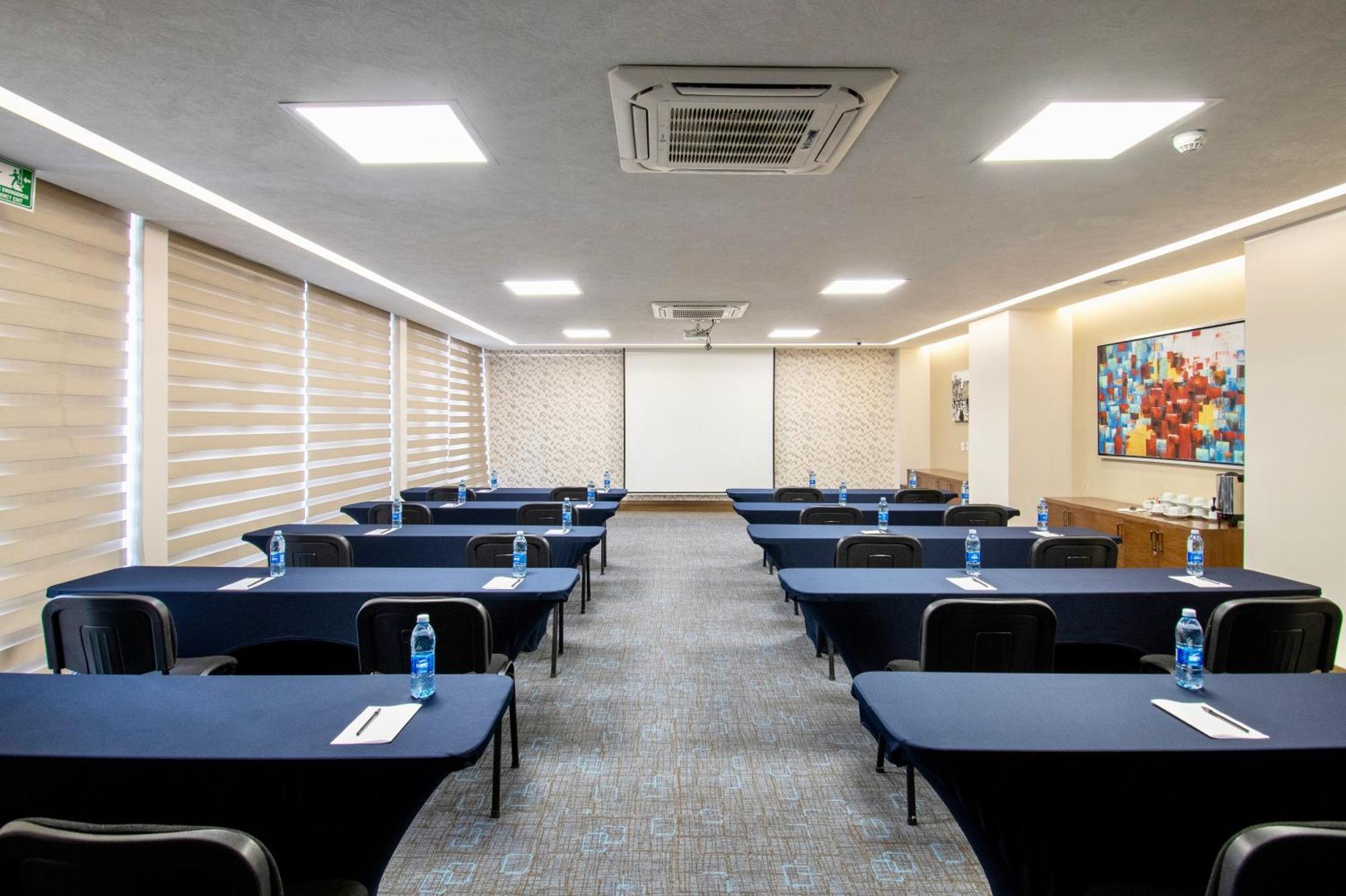 Hotel Velvet Plaza Guadalajara Zewnętrze zdjęcie
