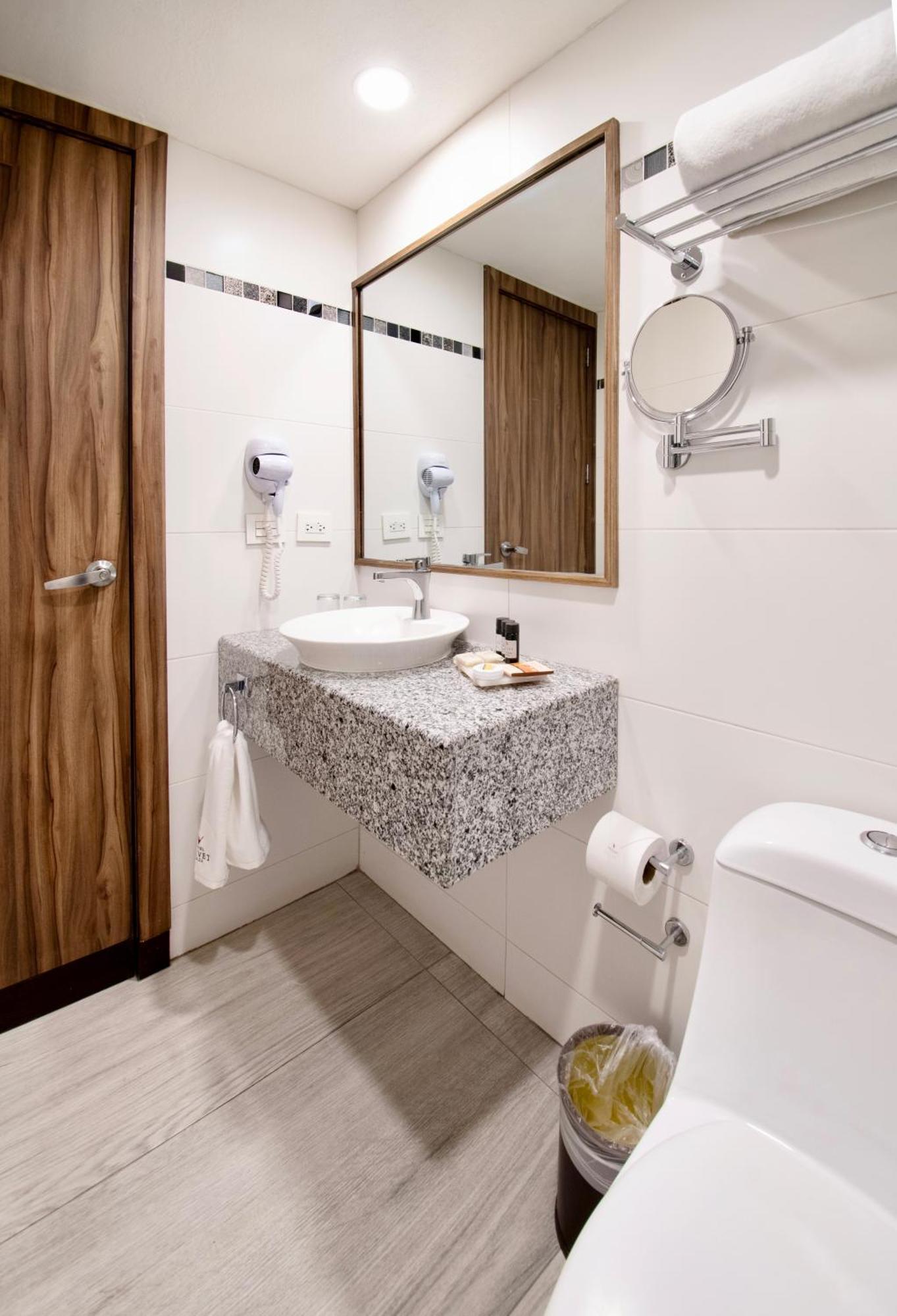 Hotel Velvet Plaza Guadalajara Zewnętrze zdjęcie